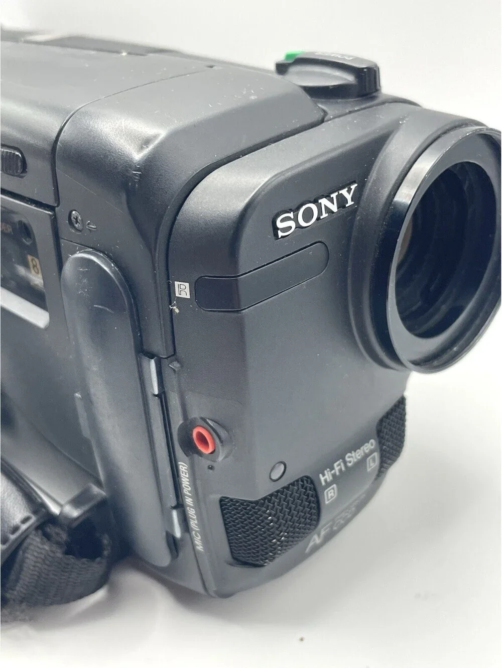 Sony Handycam 8mm Video 8 Video Camera Recorder CCD-TR93 - W/ Wall Plug AC-V16